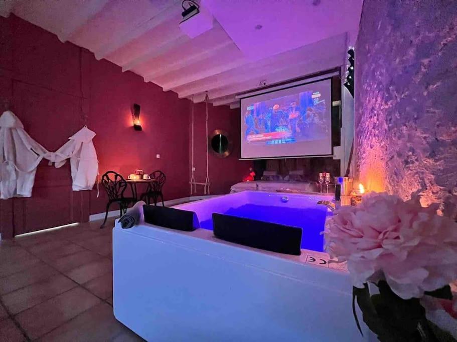 Suite Romance - Jacuzzi Moret-sur-Loing Exteriör bild