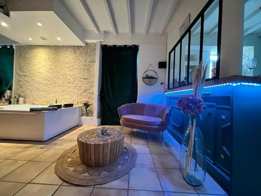 Suite Romance - Jacuzzi Moret-sur-Loing Exteriör bild