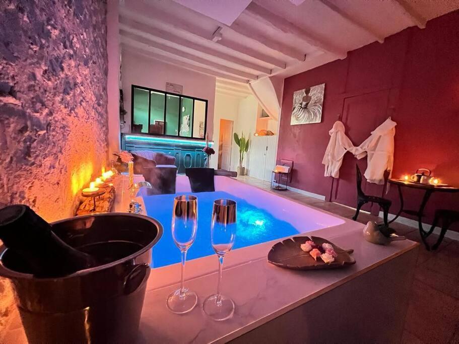 Suite Romance - Jacuzzi Moret-sur-Loing Exteriör bild